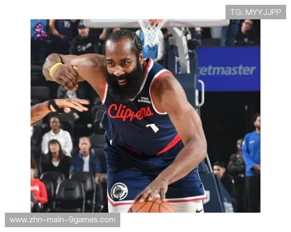 哈登后场助攻流畅，快船进攻体系打得流畅无比